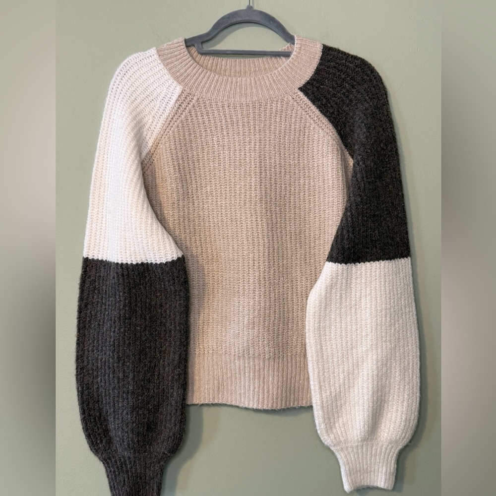 Lavender J Color-block Crew Neck Sweater size M